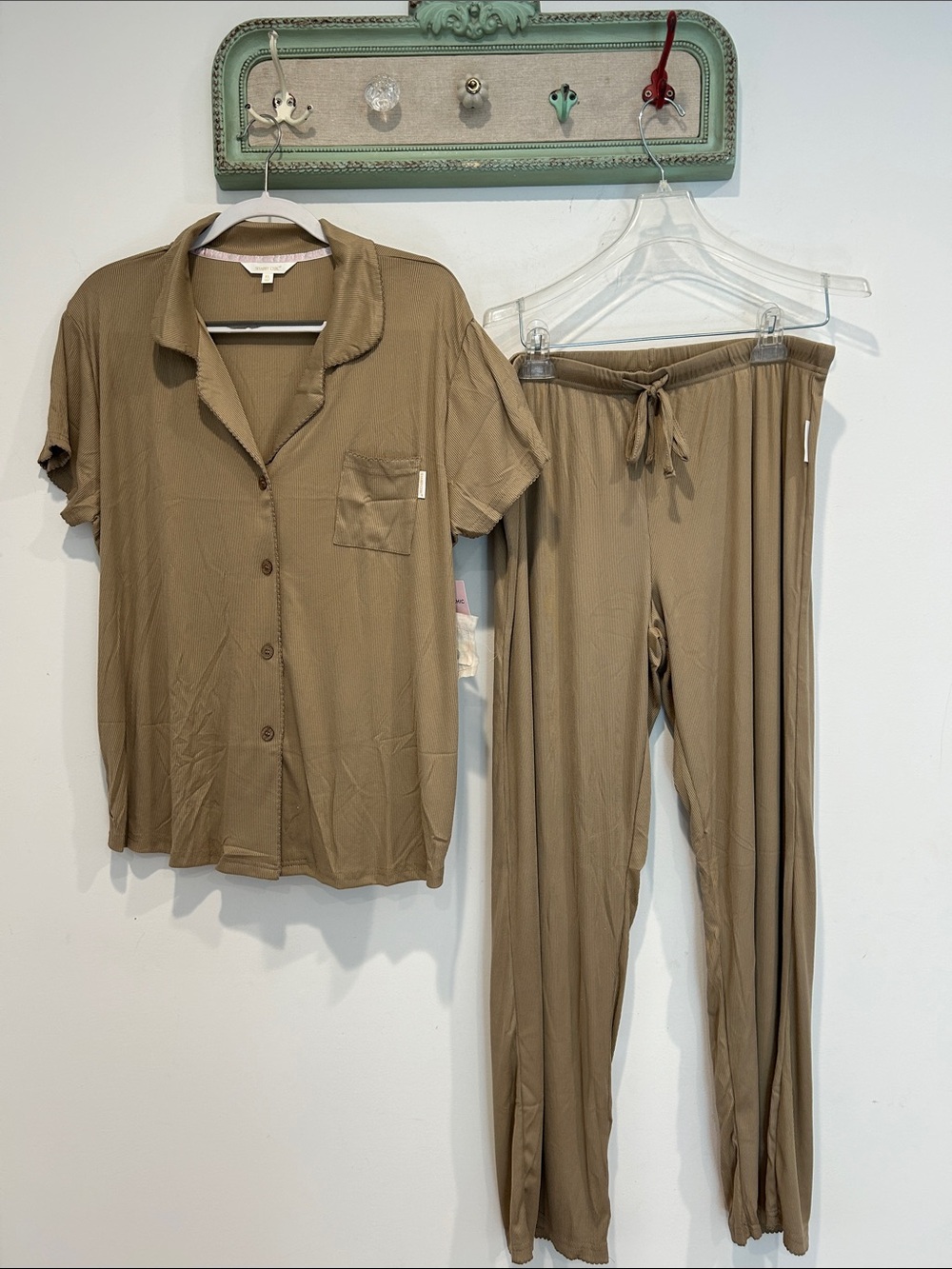 Shabby Chic Women's XL ribbed Short-Sleeve Button Pajama Pants Set in Taupe new